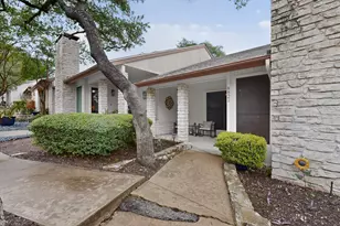 8821 Honeysuckle Trail W, Austin, TX 78759 - Photo 3