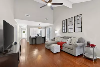 8821 Honeysuckle Trail W, Austin, TX 78759 - Photo 7