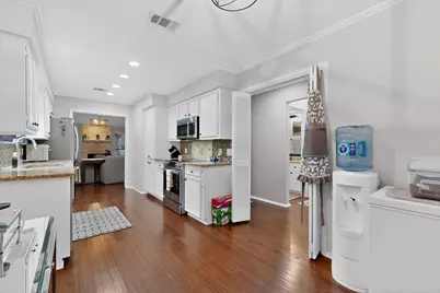 8821 Honeysuckle Trail W, Austin, TX 78759 - Photo 21