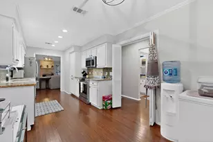8821 Honeysuckle Trail W, Austin, TX 78759 - Photo 21