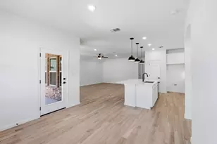 7005 Cliff Rose Dr, Spicewood, TX 78669 - Photo 13