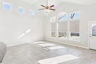 310 Hibiscus Dr, Hutto, TX 78634 - Photo 9