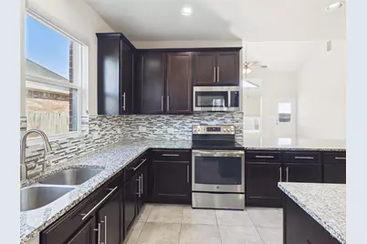 310 Hibiscus Drive, Hutto, TX 78634 - Photo 13