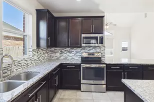 310 Hibiscus Dr, Hutto, TX 78634 - Photo 13