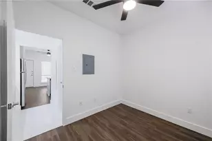 908 Poplar St, Austin, TX 78705 - Photo 17