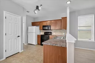 816 Craters of the Moon Blvd, Pflugerville, TX 78660 - Photo 5