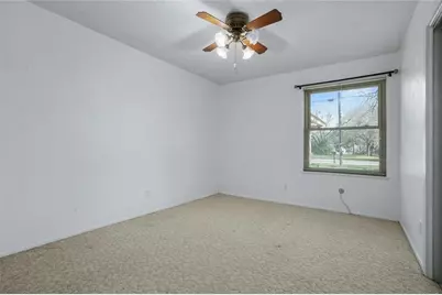 813 S Guadalupe Street, Lockhart, TX 78644 - Photo 21