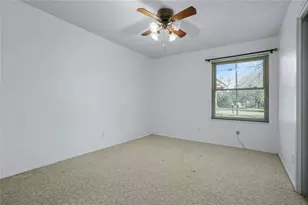 813 S Guadalupe St, Lockhart, TX 78644 - Photo 21