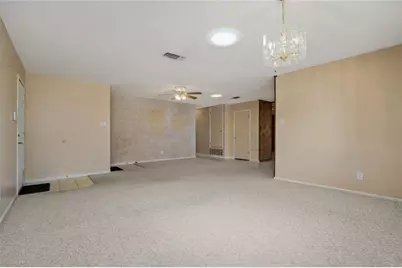 813 S Guadalupe Street, Lockhart, TX 78644 - Photo 7