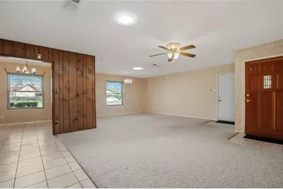 813 S Guadalupe Street, Lockhart, TX 78644 - Photo 5