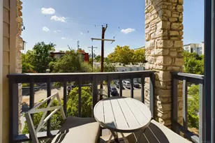 711 W 21st St, Austin, TX 78705 - Photo 5
