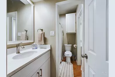 711 W 21st Street #304, Austin, TX 78705 - Photo 9