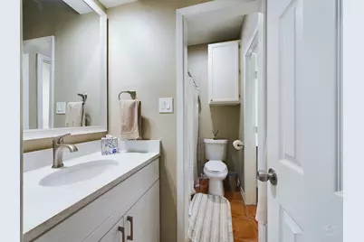 711 W 21st Street #304, Austin, TX 78705 - Photo 9