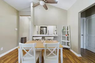 711 W 21st St, Austin, TX 78705 - Photo 3