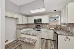 1710 Oaklawn Dr, Taylor, TX 76574 - Photo 9