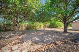 1710 Oaklawn Dr, Taylor, TX 76574 - Photo 29