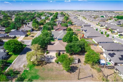 1710 Oaklawn Drive, Taylor, TX 76574 - Photo 39