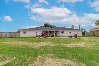 1192 County Road 138, Giddings, TX 78942 - Photo 17