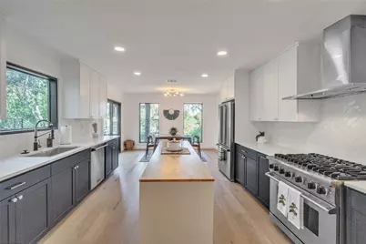 2100 Apricot Glen Drive, Austin, TX 78746 - Photo 9