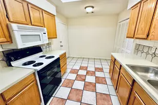 5207 Thunderbird St, Lago Vista, TX 78645 - Photo 11
