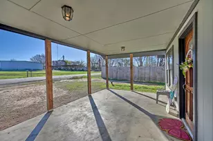 533 Giddings St, Lexington, TX 78947 - Photo 9