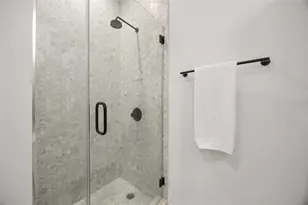 800 Embassy Dr, Austin, TX 78702 - Photo 15