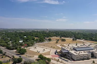 910 E 20th Street, Georgetown, TX 78626 - Photo 7