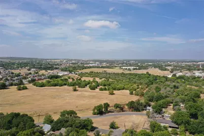 910 E 20th Street, Georgetown, TX 78626 - Photo 5