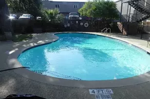 910 Duncan Ln, Austin, TX 78705 - Photo 3