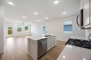 184 Hornet St, Elgin, TX 78621 - Photo 7