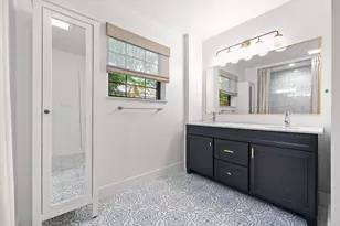2714 E 2nd St, Austin, TX 78702 - Photo 11