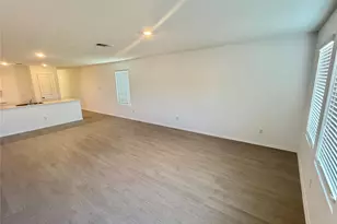 360 Brannigan Dr, Jarrell, TX 76537 - Photo 5
