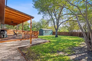 8801 Redfield Ln, Austin, TX 78758 - Photo 25