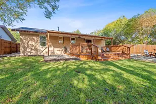 8801 Redfield Ln, Austin, TX 78758 - Photo 27