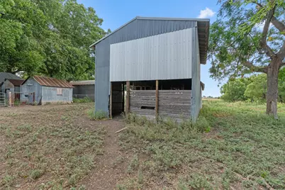 451 County Road 416, Taylor, TX 76574 - Photo 31