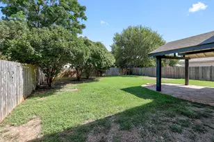 709 Los Robles Rd, Leander, TX 78641 - Photo 5
