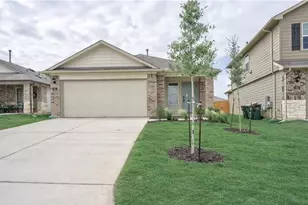 121 Roanwood Dr, San Marcos, TX 78666 - Photo 1