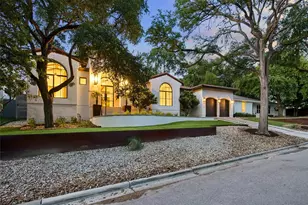 2702 Mountain Laurel Dr, Austin, TX 78703 - Photo 3