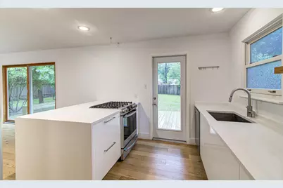 2704 Nottingham Lane, Austin, TX 78704 - Photo 9