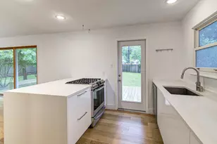 2704 Nottingham Ln, Austin, TX 78704 - Photo 9