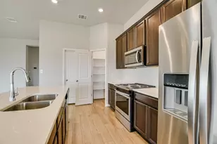 309 Chickasaw Ln, Hutto, TX 78634 - Photo 13