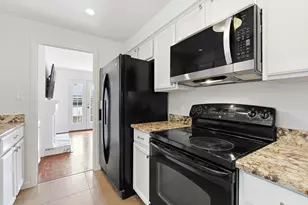 6631 Valleyside Rd, Austin, TX 78731 - Photo 11