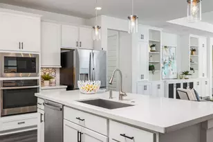 8205 Silhouette St, Austin, TX 78744 - Photo 9