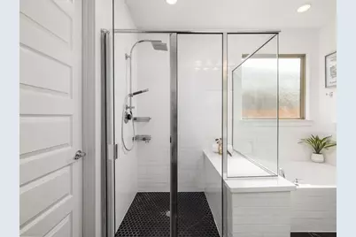 8205 Silhouette Street, Austin, TX 78744 - Photo 17