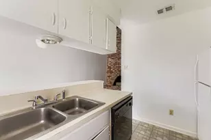 111 Stubblefield Dr, Elgin, TX 78621 - Photo 7