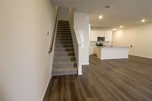 12810 Siena Vlg Ln, Buda, TX 78610 - Photo 9