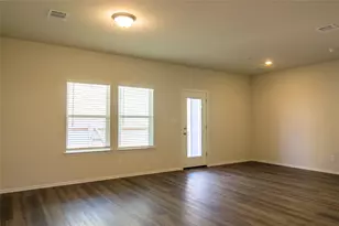 12810 Siena Vlg Ln, Buda, TX 78610 - Photo 9