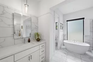 321 Sweet Grass Ln, Lakeway, TX 78738 - Photo 19