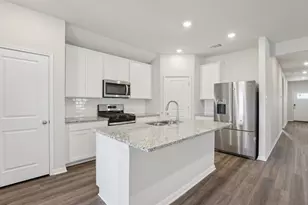 124 Maple Hedge Rd, Hutto, TX 78634 - Photo 3