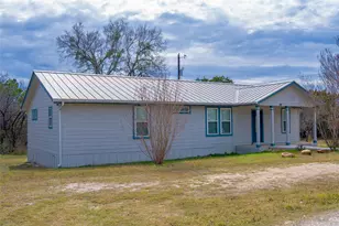 111 Hillview Ln, Burnet, TX 78611 - Photo 3